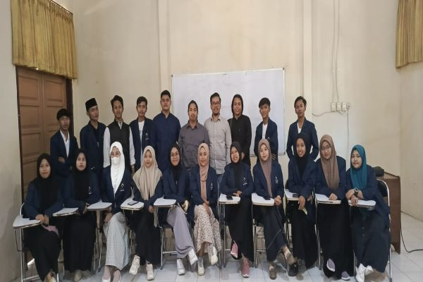 Mahasiswa dan Alumni ILHA UIN SUKA Yogyakarta Sharing Model Penelitian Hadis dengan Mahasiswa ILHA IAIN Madura