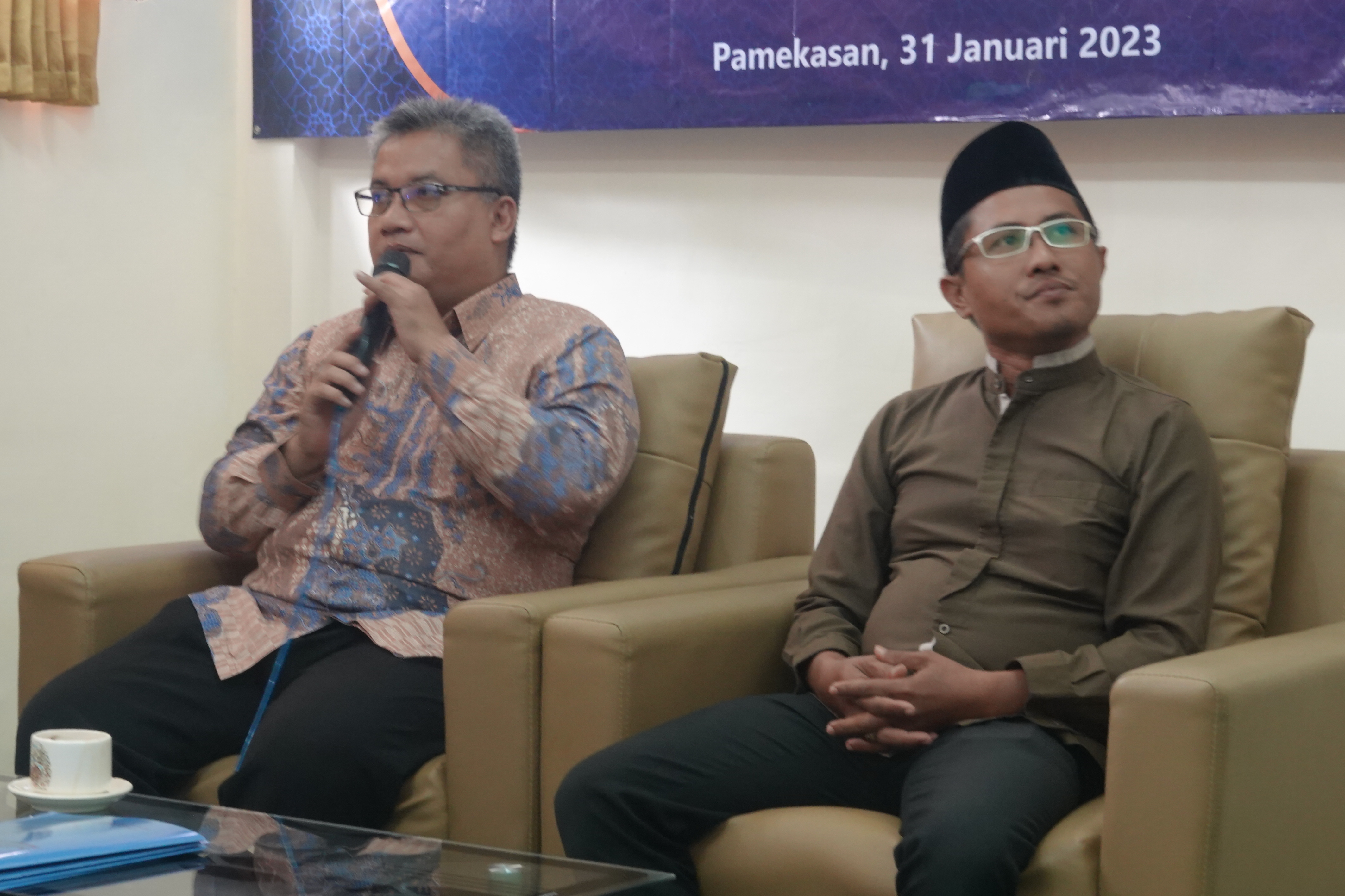 VISITING PROFESSOR PERSIAPAN PEMBUKAAN JURNAL BARU PRODI ILMU HADIS DAN REVIEW ARTIKEL JURNAL VOLUME PERTAMA